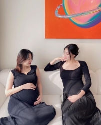 是在懷孕離婚之後認識的 兩個就成為好閨蜜了床上不僅淫蕩