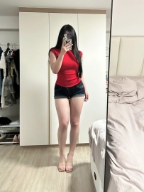 清純中帶點小性感的小女人