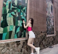 💕佳美 162/D/26歲  5000 技術茶，性經驗很足，交過好幾個男友  她的身材豐滿外貌清秀