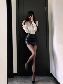 #高檔妹   一節25k 兩節48k 思涵  ：167公分.D杯.26歲 這是一個服務好又淫蕩還有奶的